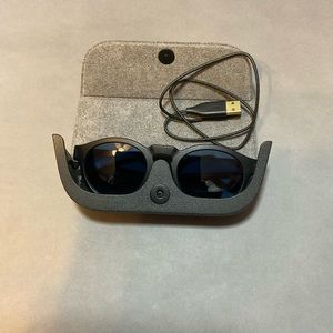 Bose Rondo sunglasses with blue lens